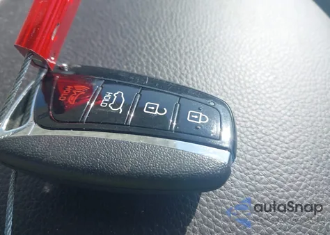 2016 Hyundai Santa Fe Sport 2.0L Turbo z USA, uszkodzony, nr VIN 5XYZU3LA1GG319560